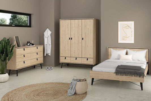Hinged vs. Sliding Mirrored Wardrobes: Which One Fits Your Style?