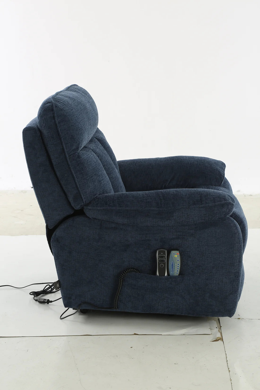 Cornwall Rise and Recline Massage Chair In Blue