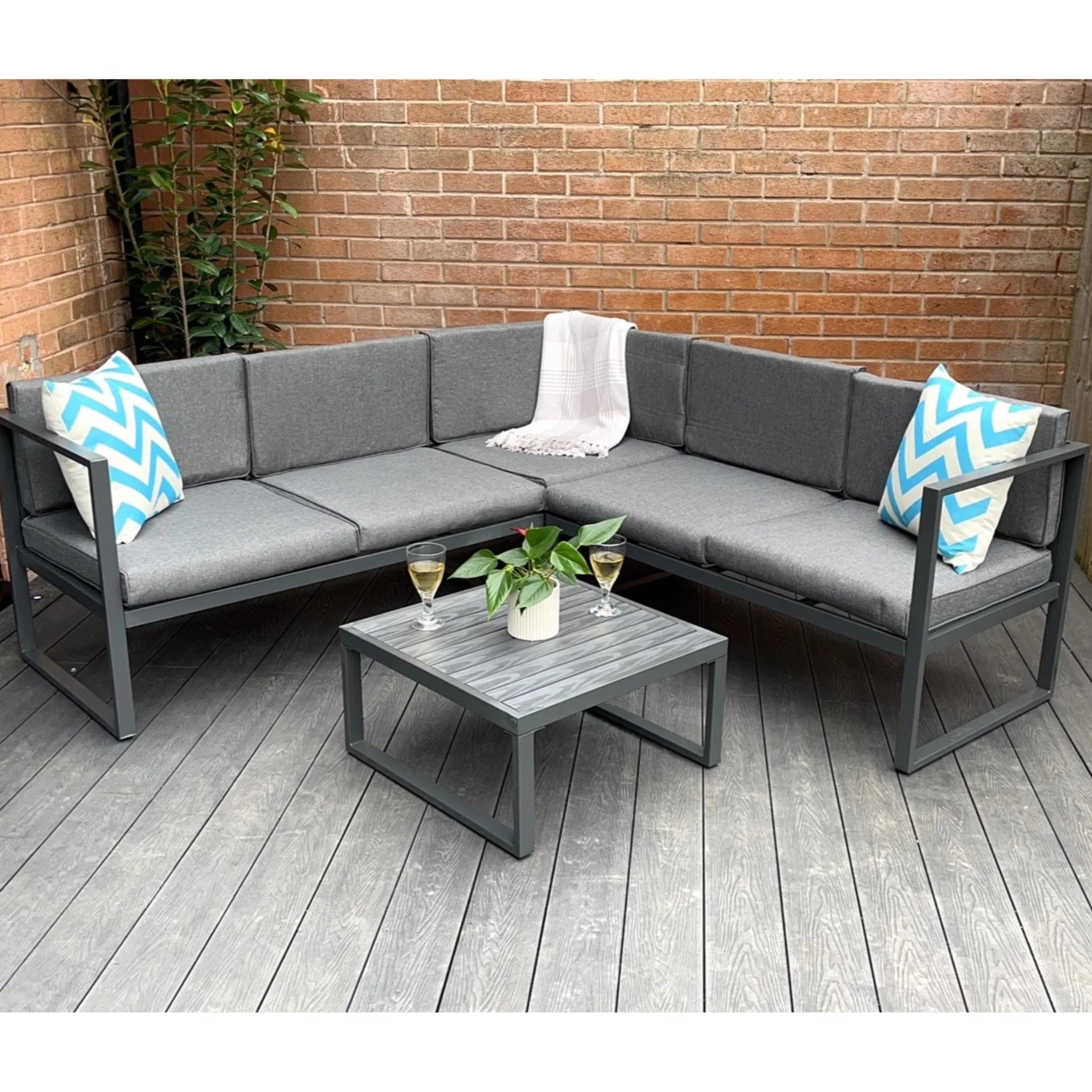 Chester Modern Metal Garden Furniture 5 Seater Corner Sofa and Coffee Table Patio Set in Grey